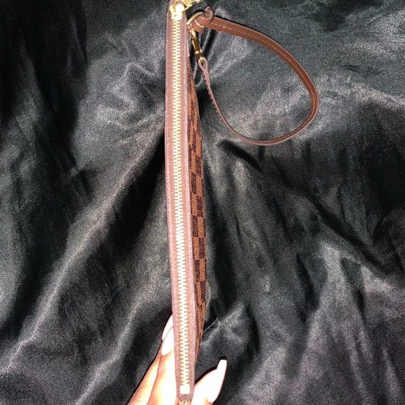 Authentic Neverfull Louis Vuitton pouchette damier ebene - Picture 8 of 9